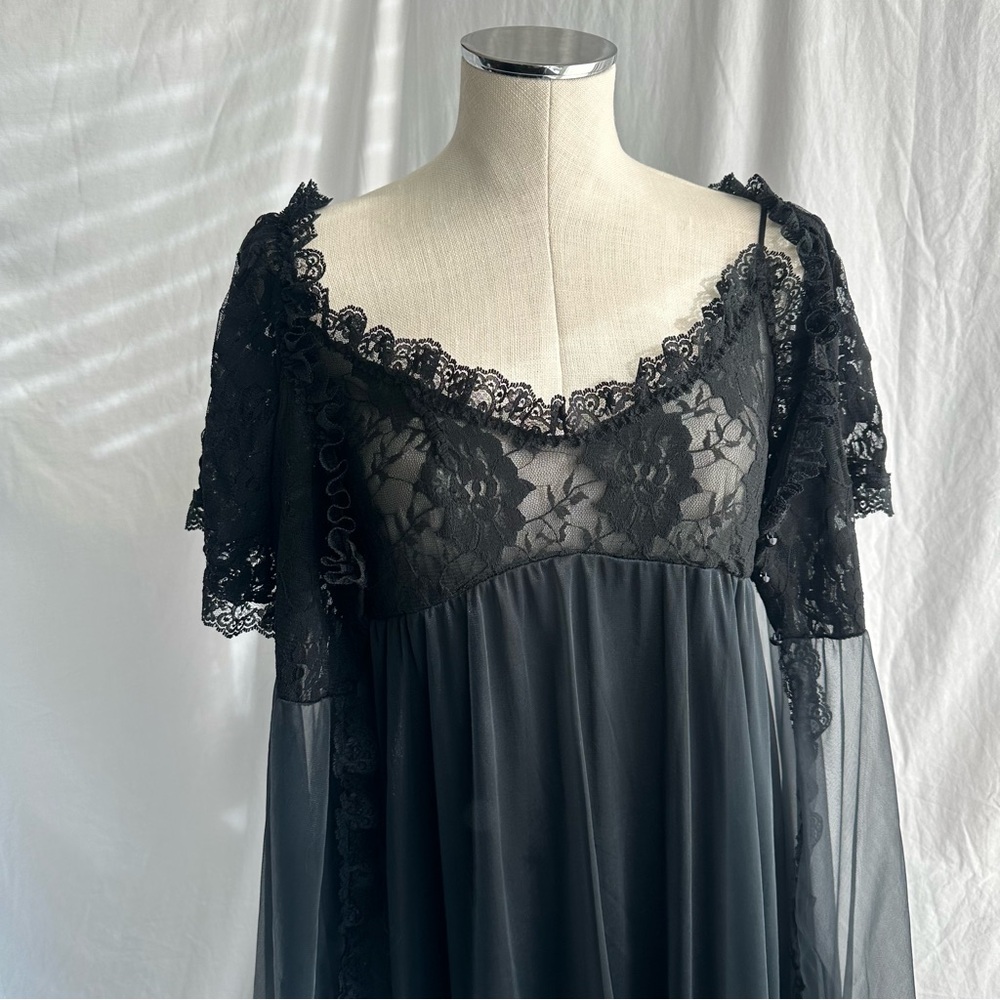 SOLD Vintage 70s Tosca Gothic Peignoir 2 PC Set - Size L - Babydoll Empire Waist